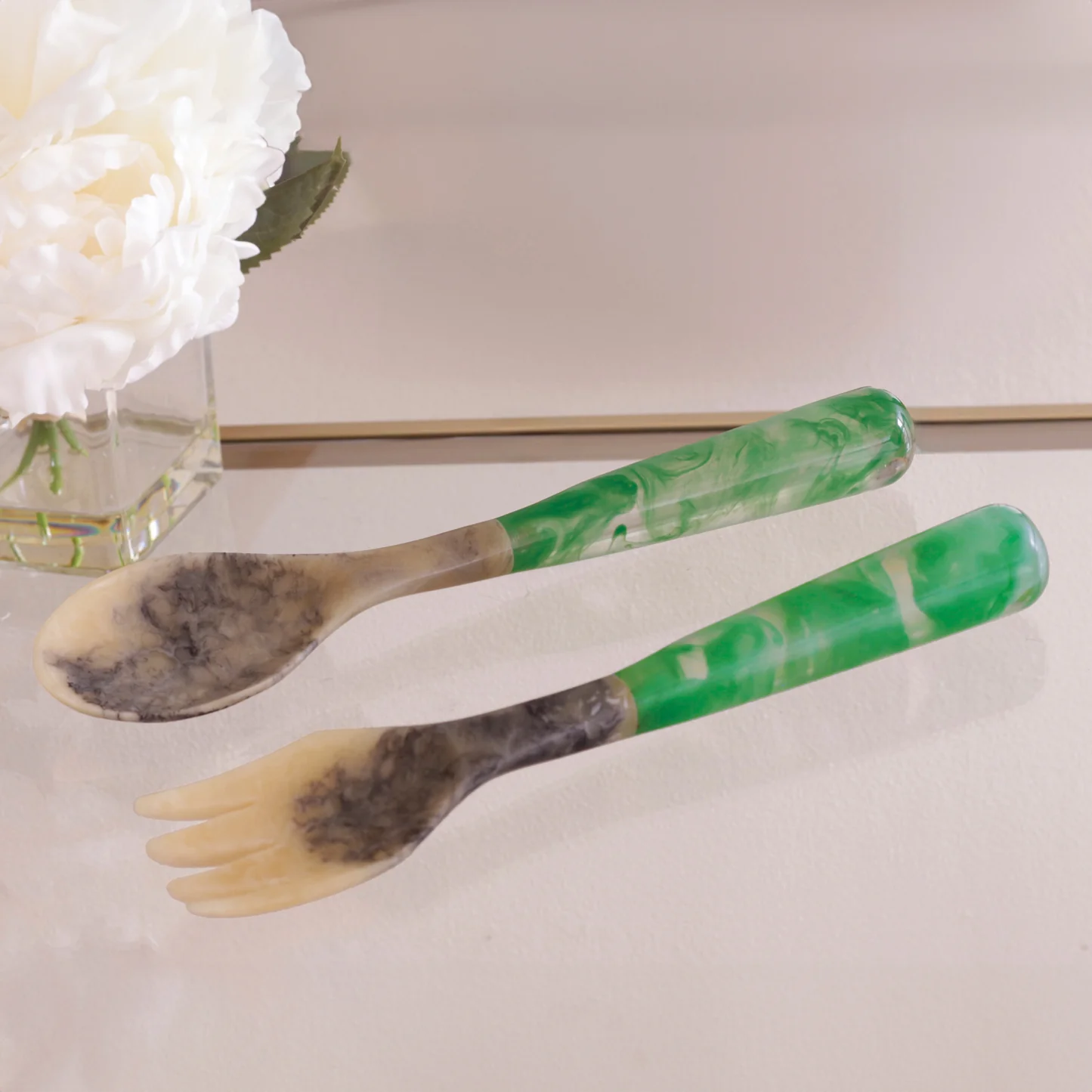 VIDA Resin Salad Servers - Green