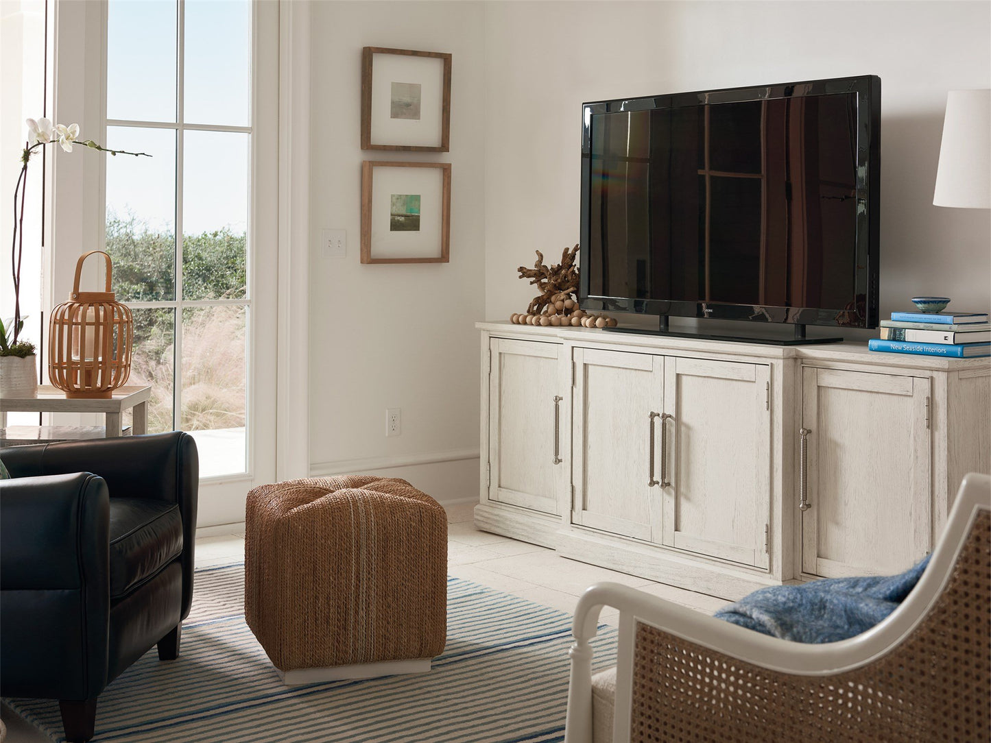 Escape Entertainment Console