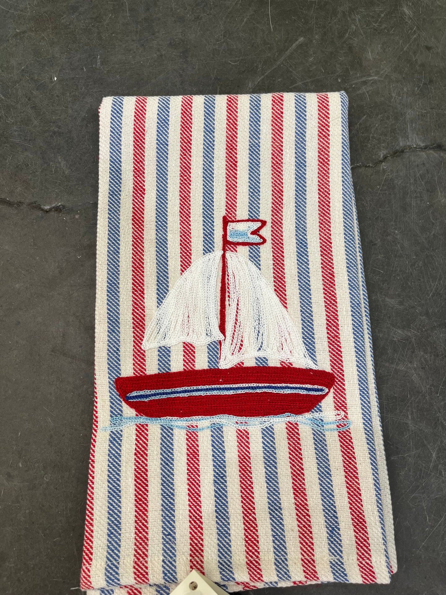 Pomelo Barca De Vela Rosso Kitchen Towel
