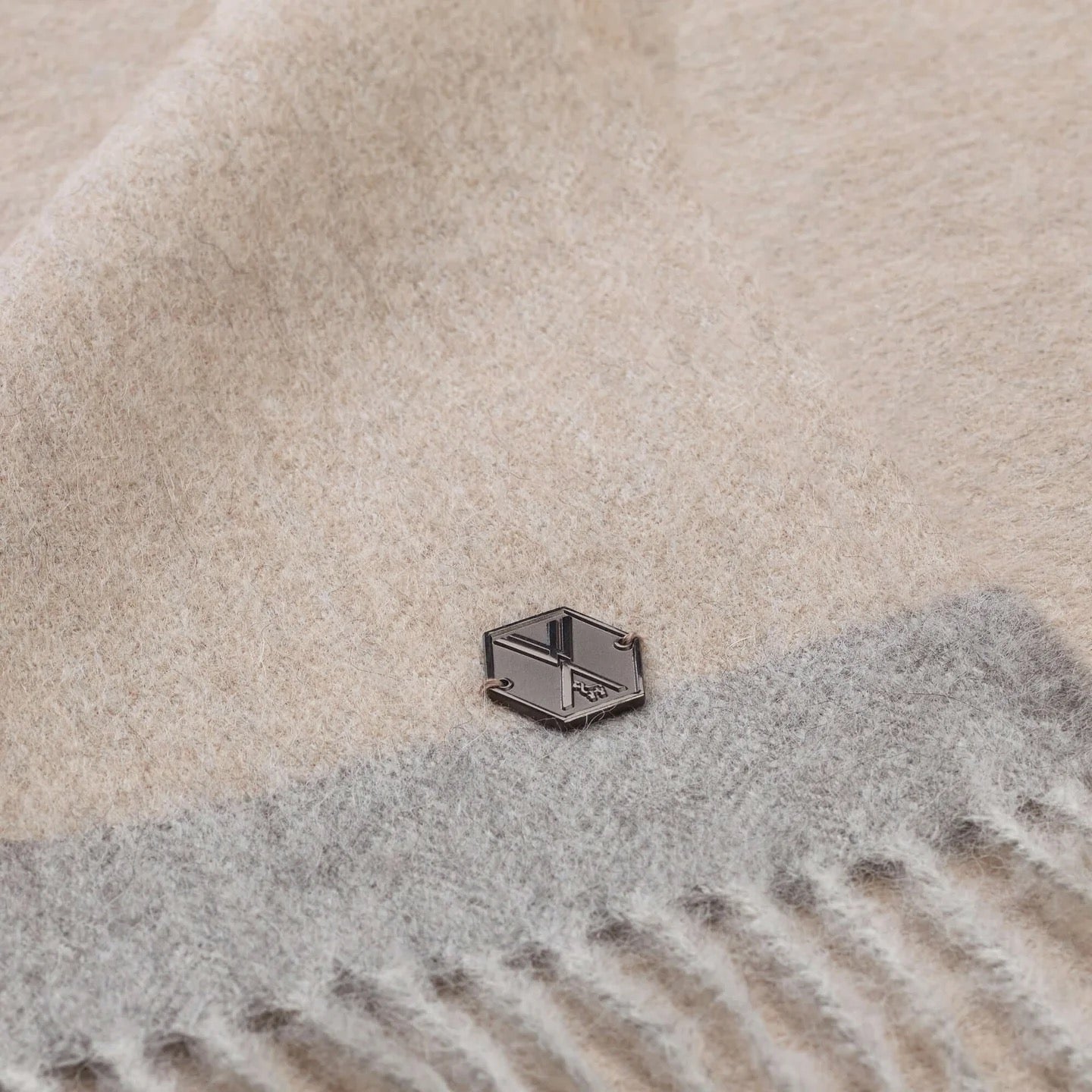 MERIMA Plaid White/Beige Throw 180 x 130 cm