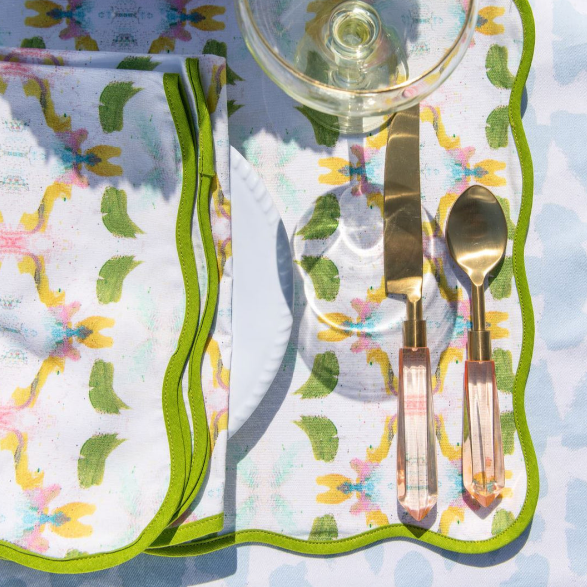 Dogwood Scalloped Placemats