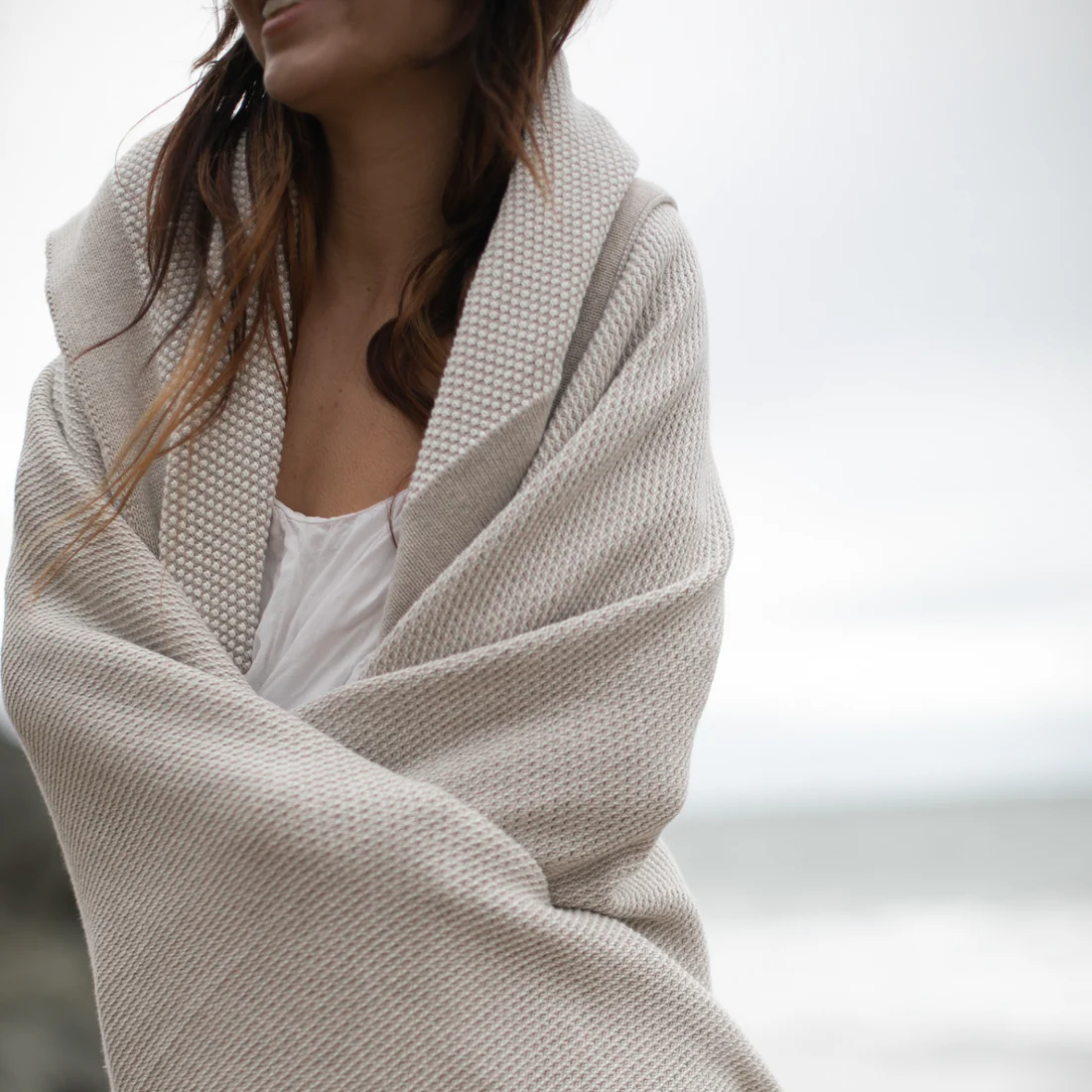 Eka Stipple Beige Throw
