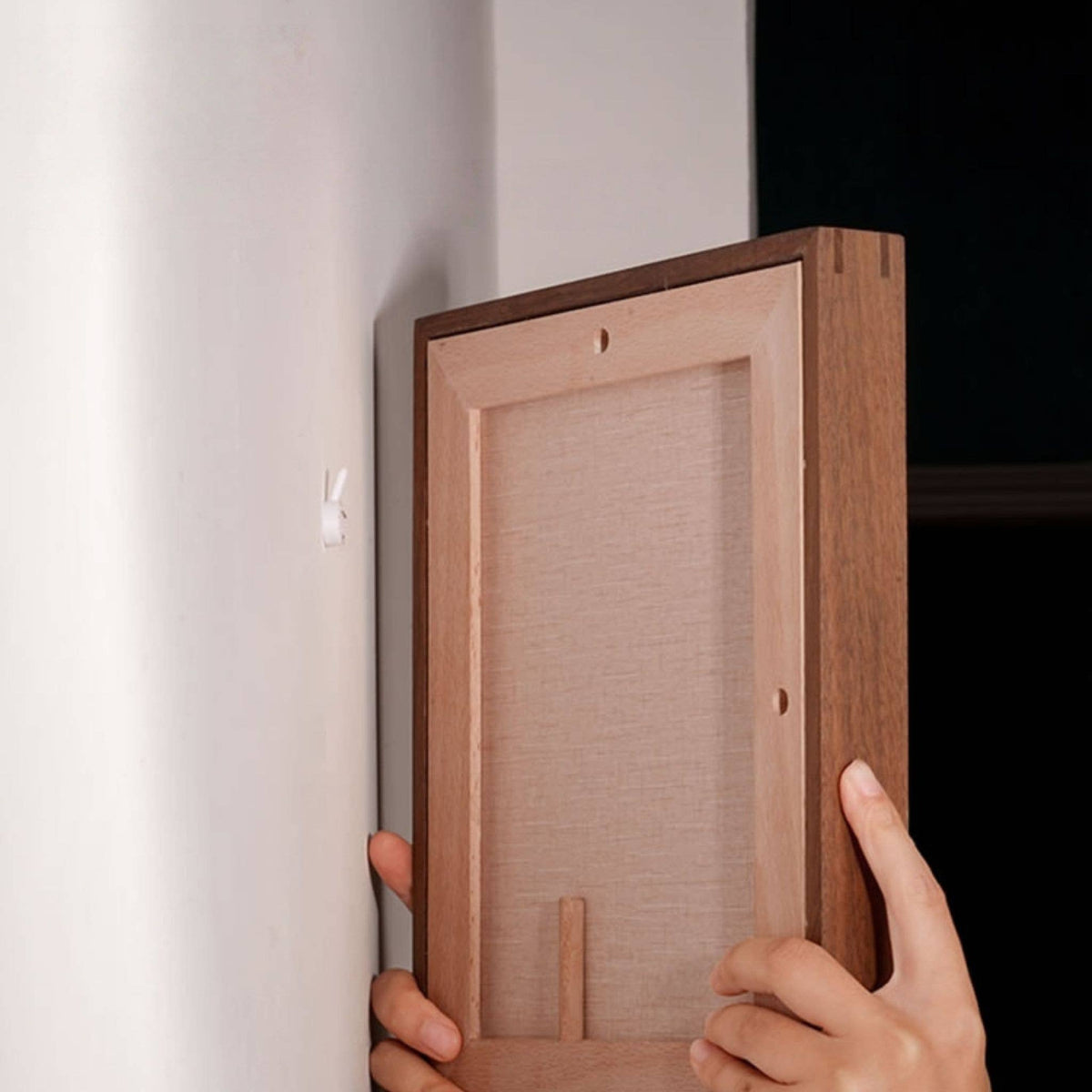 Solid Wenge Tabletop Picture Frame – Straight angle frame: Black Wenge / 4x6"