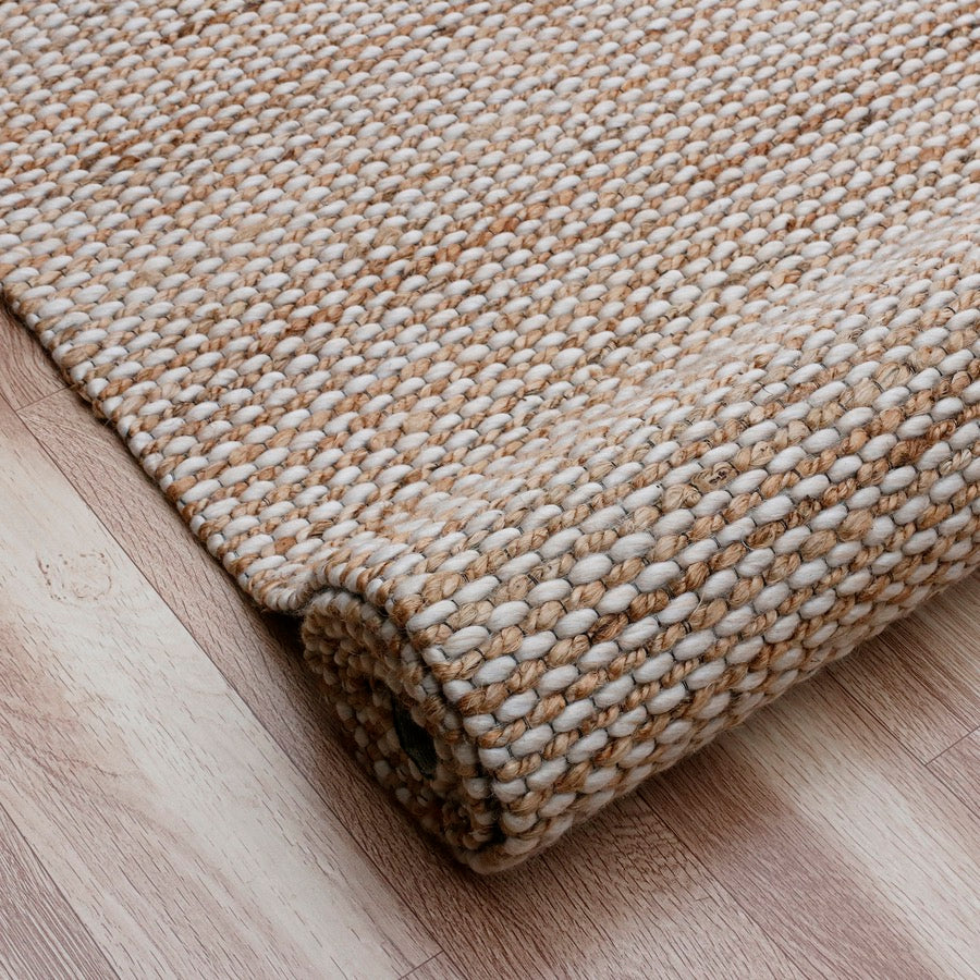 Beige/Natural 2' x 3' Rug