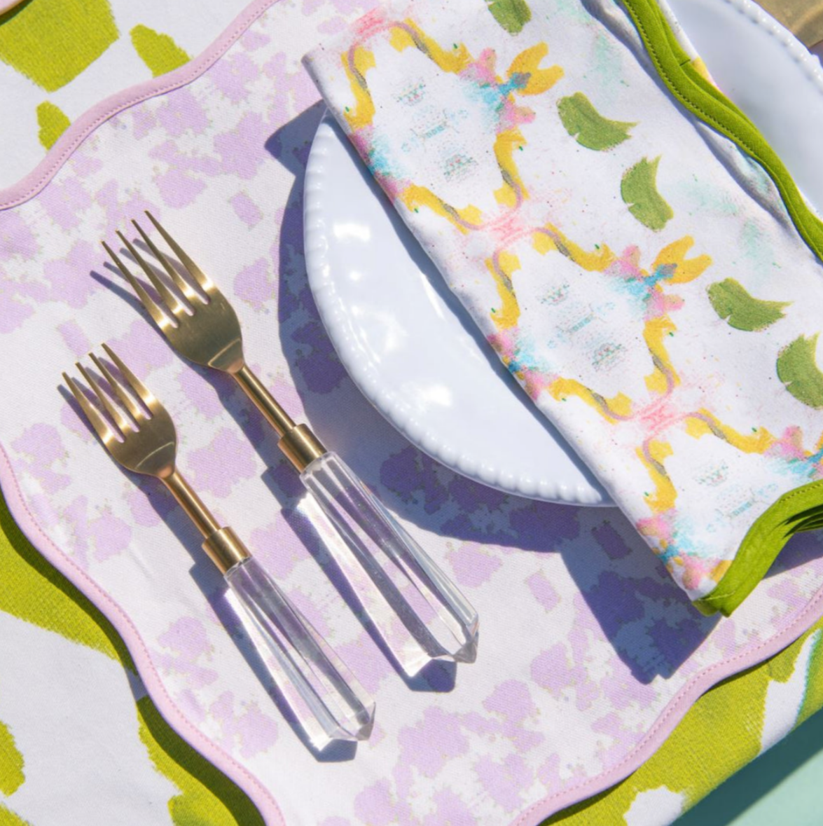 Mosaic Lavender Scalloped Placemats