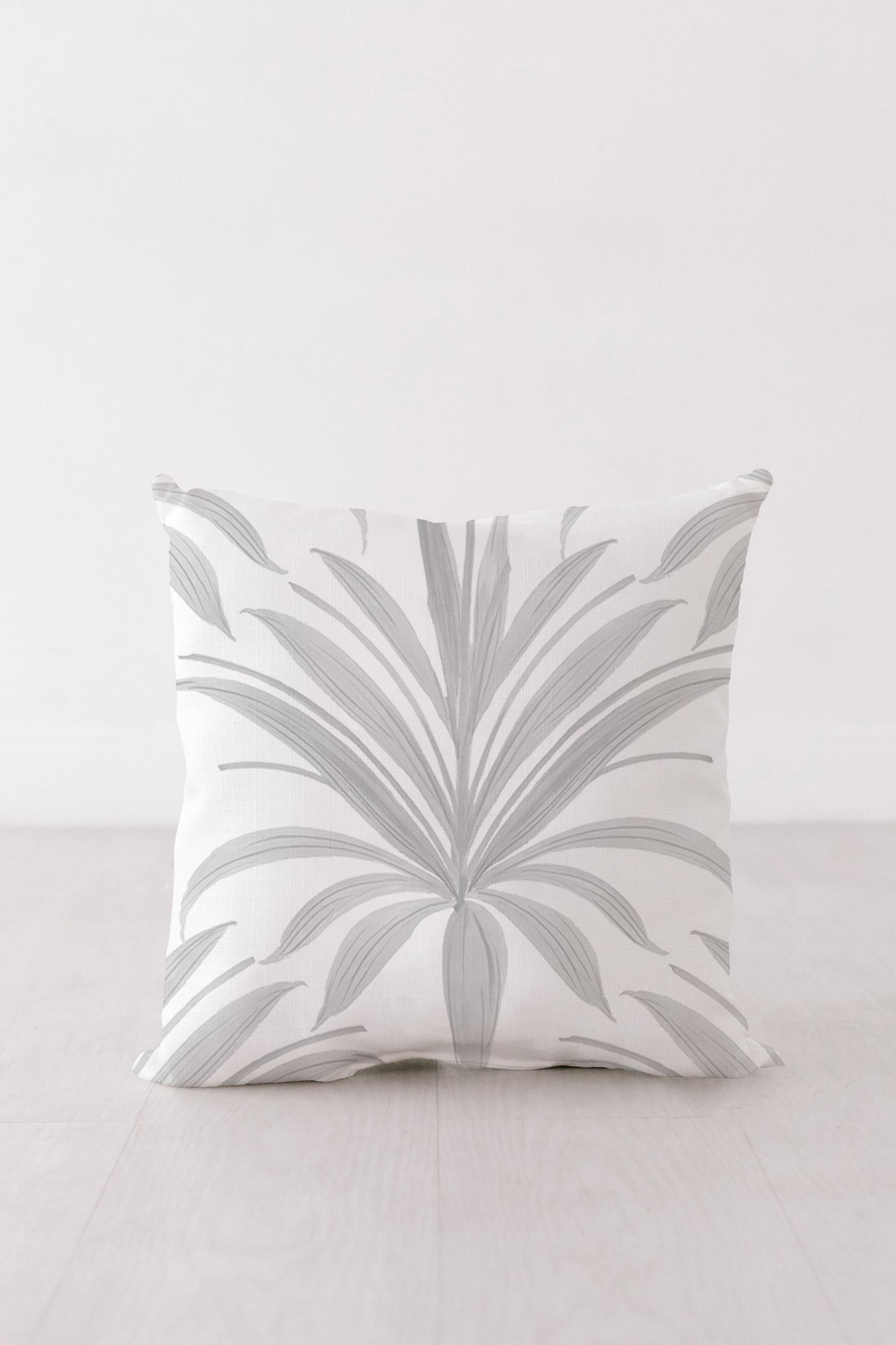 Monoeli in Grey Pillow