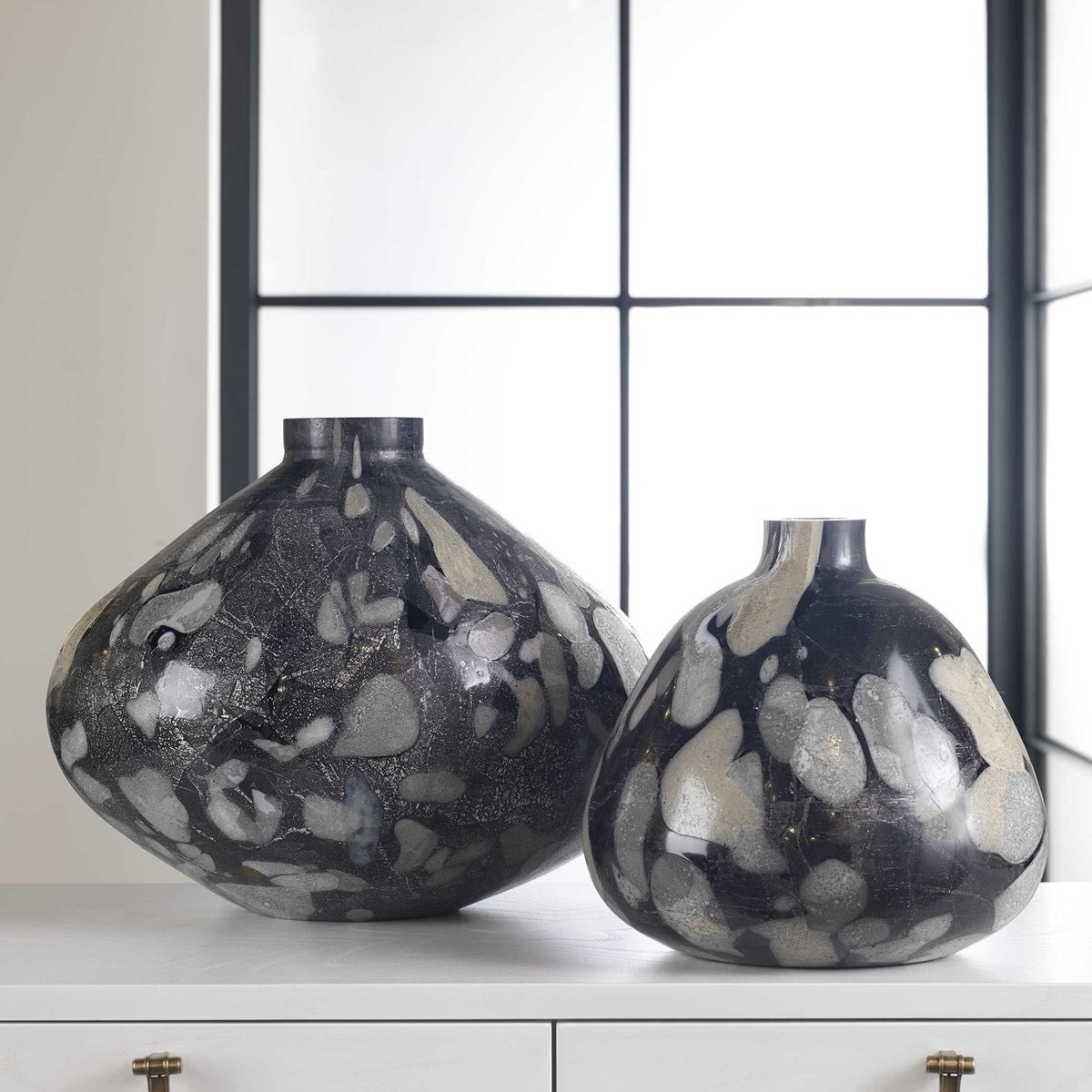Pebble Vase / Small