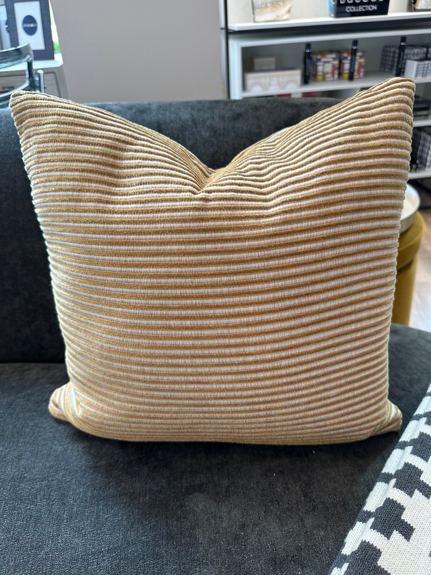 Atrix Pillow: 182-047764
