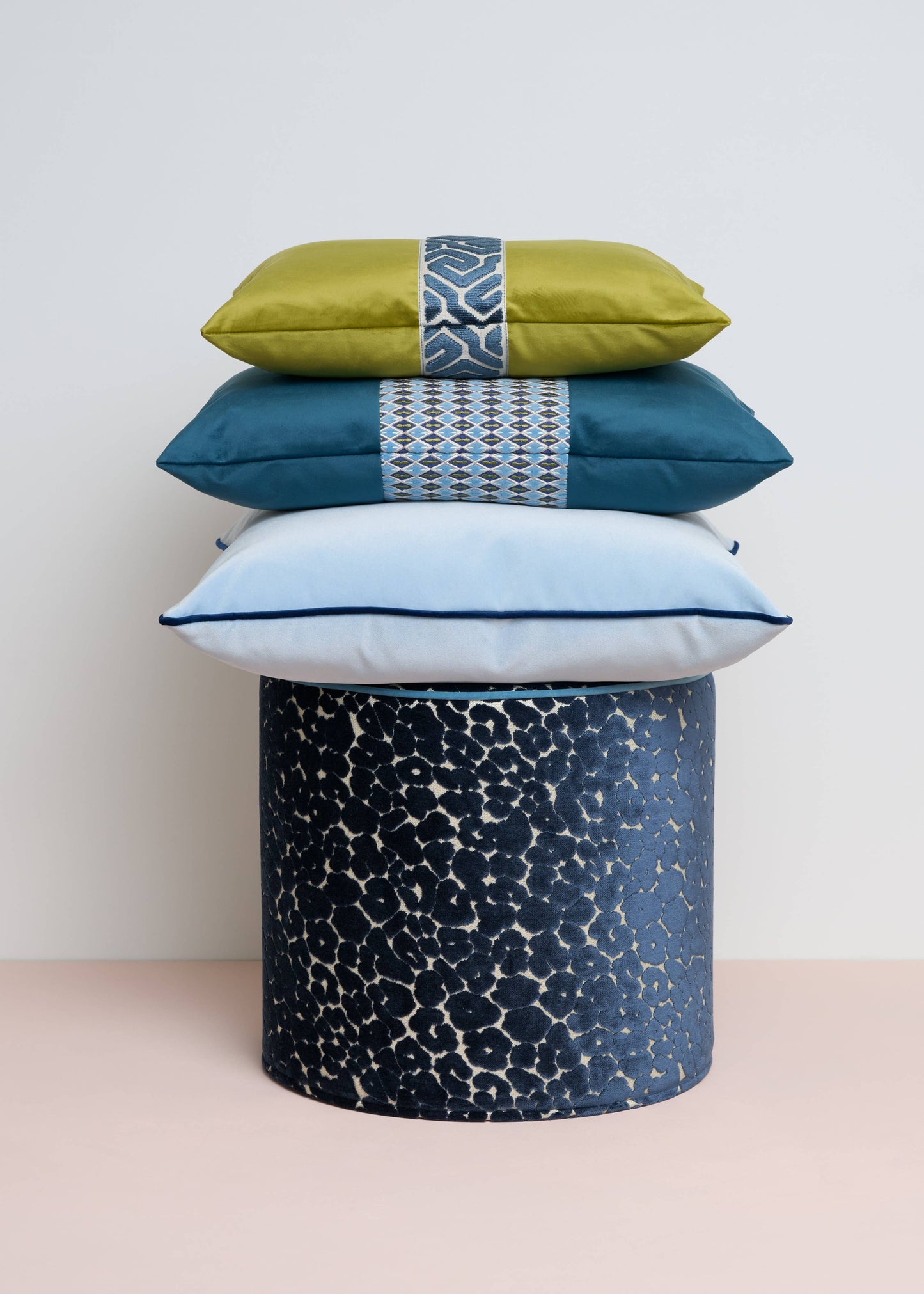 Perch Madison - cadet blue stool w/ cord