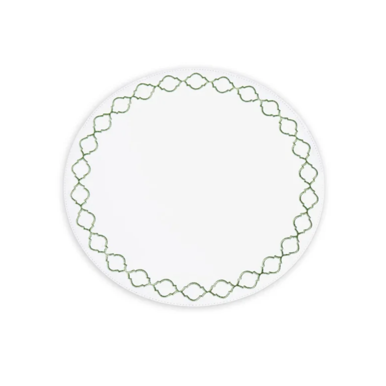VIDA Round Embroidered Quatrefoil 15.5" Round Placemats Set of 4 (Green)