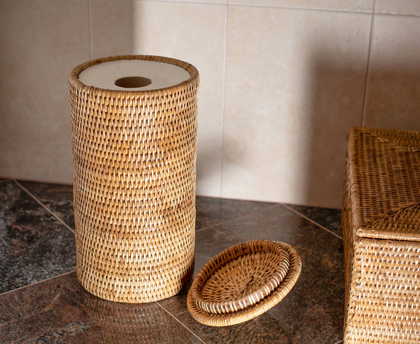 Artifacts Rattan™ Double Toilet Roll Holder: Tudor Black