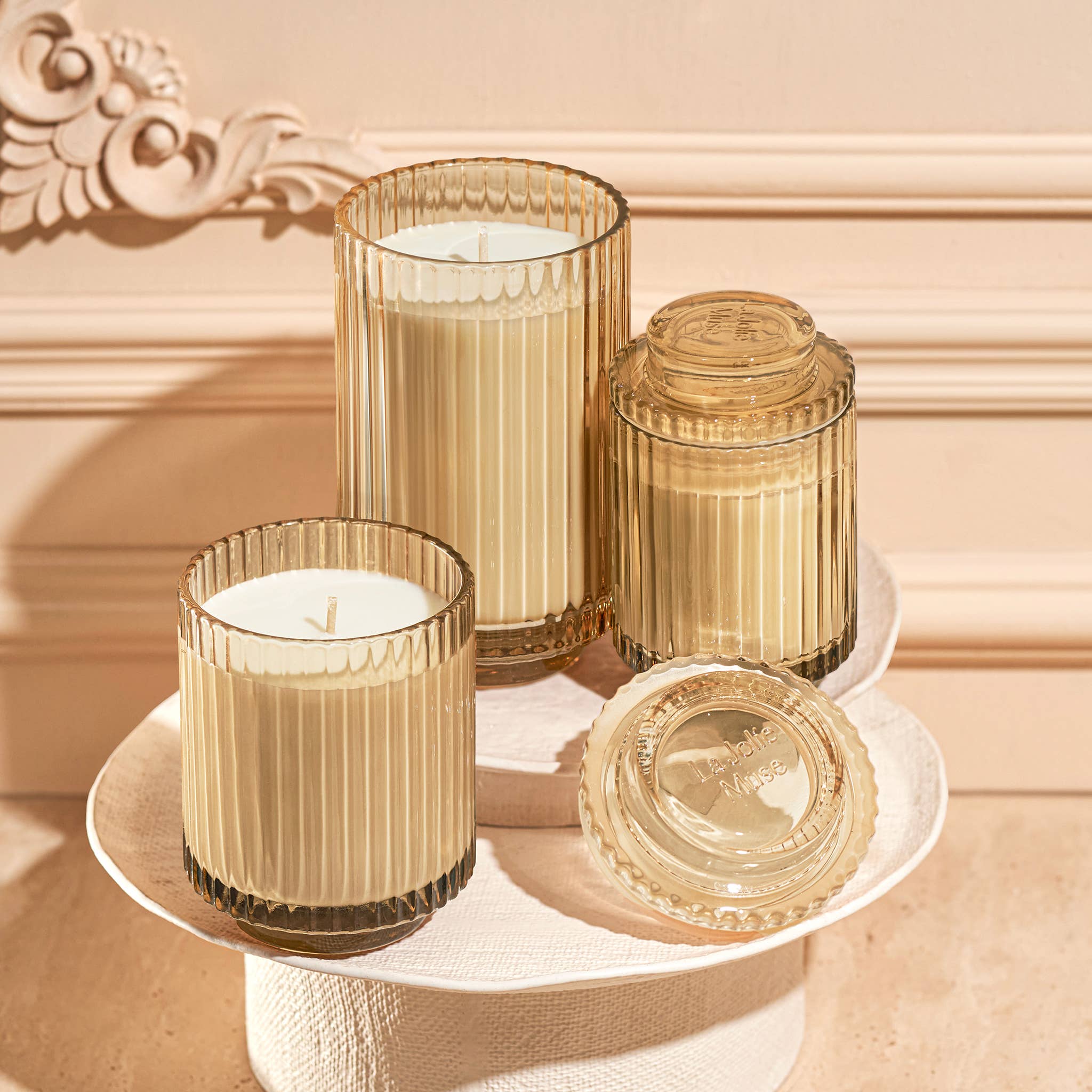 LA JOLIE MUSE Amélie Vanilla Bomb Candle - Thumbnail 3