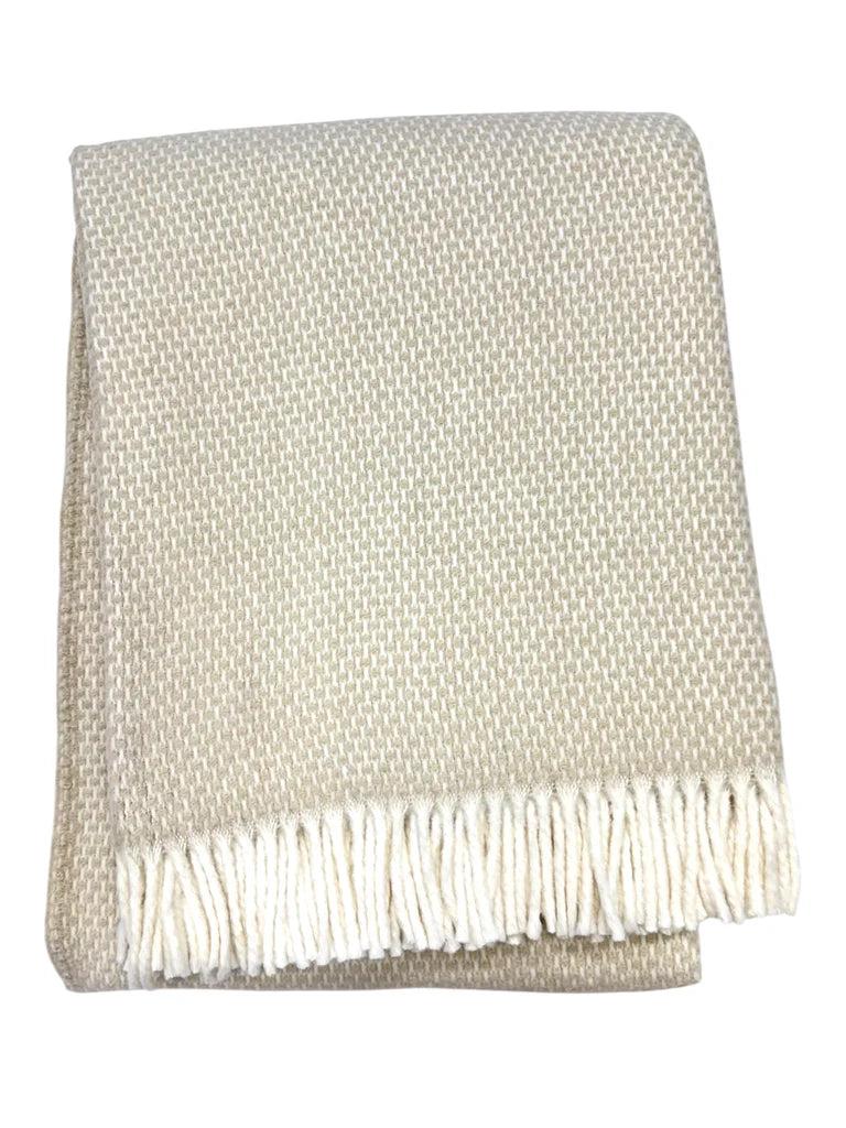 Grain of Rice Throw, 4" Diamond Monogram