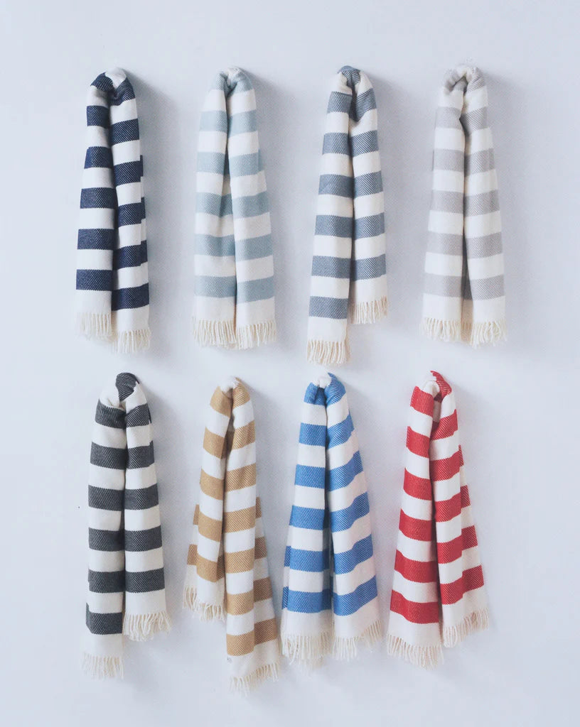 Candy Stripe throw / Dark Grey