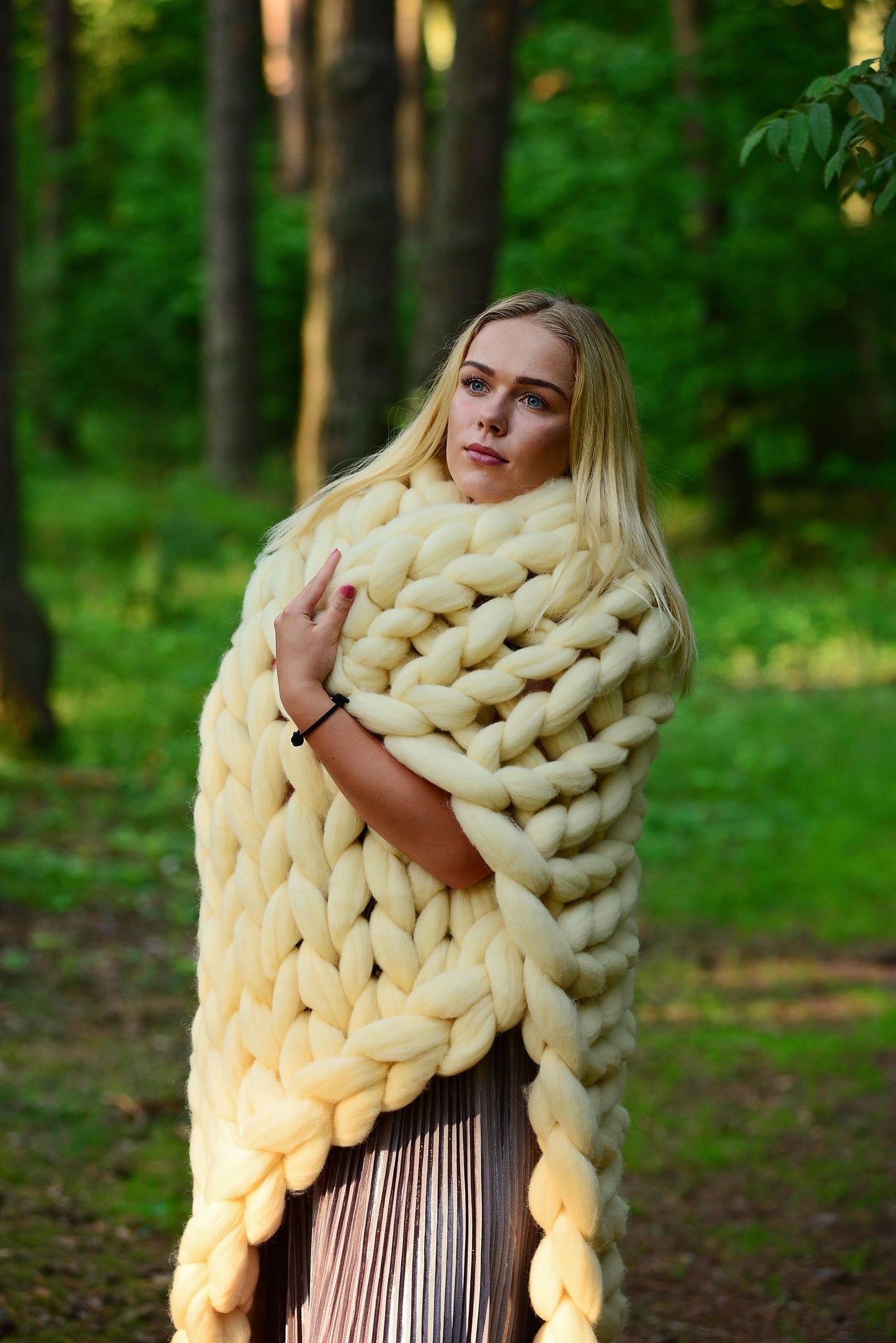 Chunky Knit Blanket, Giant Blanket, 100% Wool Blanket: Dark grey / 30x50 inches