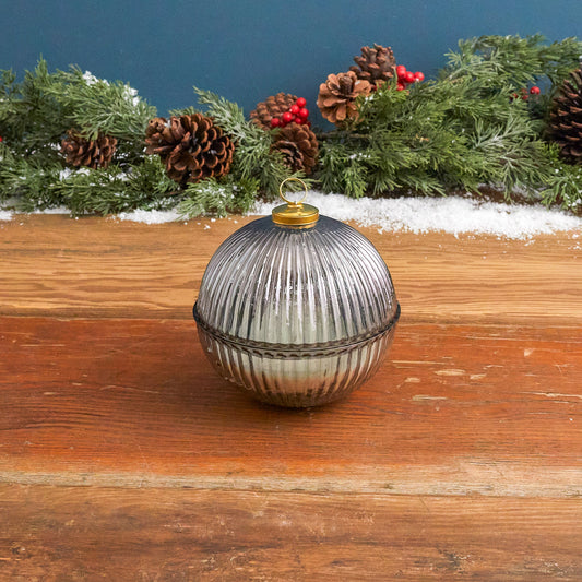 Snowfall Onyx Luster Ornament Candle
