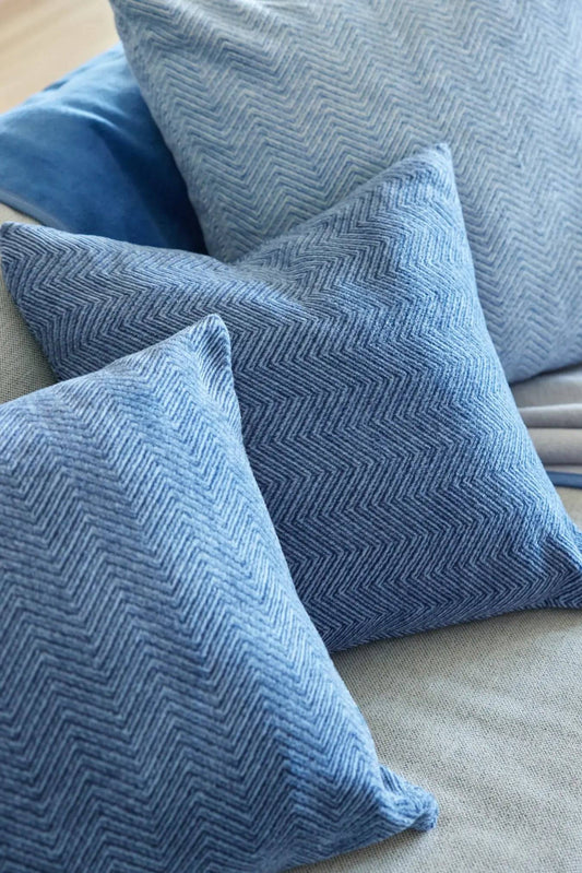 Bayside Herringbone Pillow / Navy