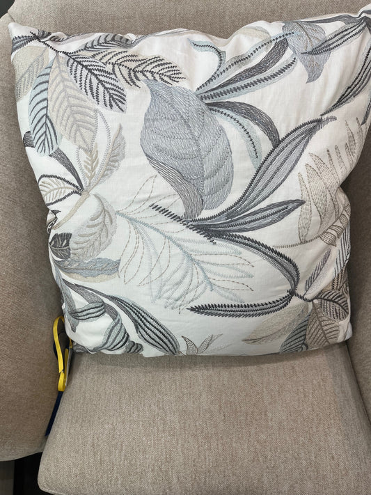 Irvine Mellow Pillow 22" x 22"