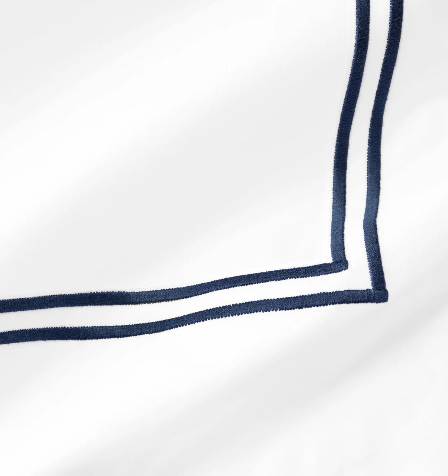 Grande Hotel - Full/Queen Flat Sheet 96x114 - White/Navy