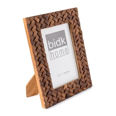 5X7” CRISS CROSS WOOD PICTURE FRAME - BROWN