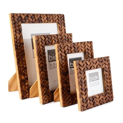 4X6” CRISS CROSS WOOD PICTURE FRAME - BROWN