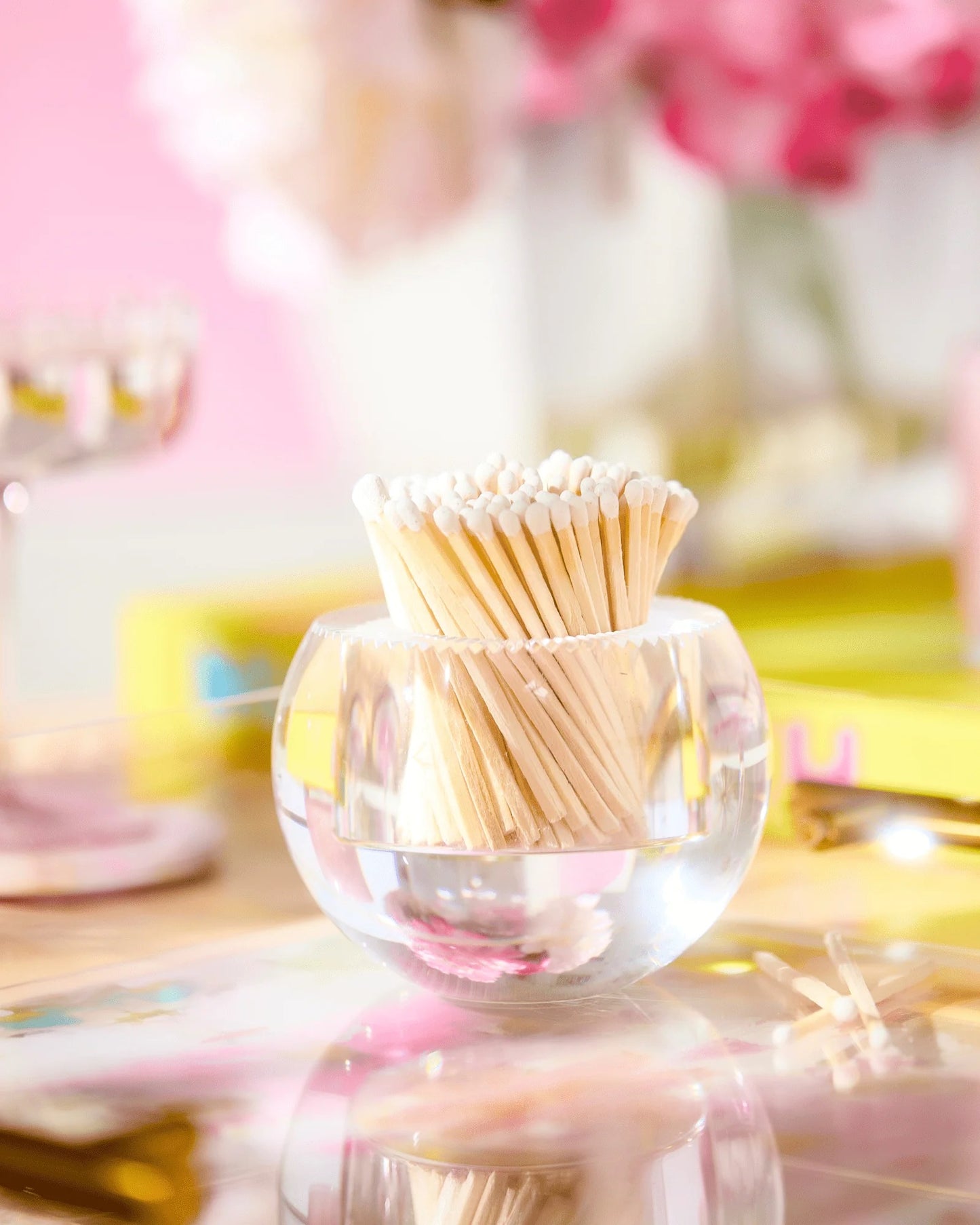 Round Match Striker - White