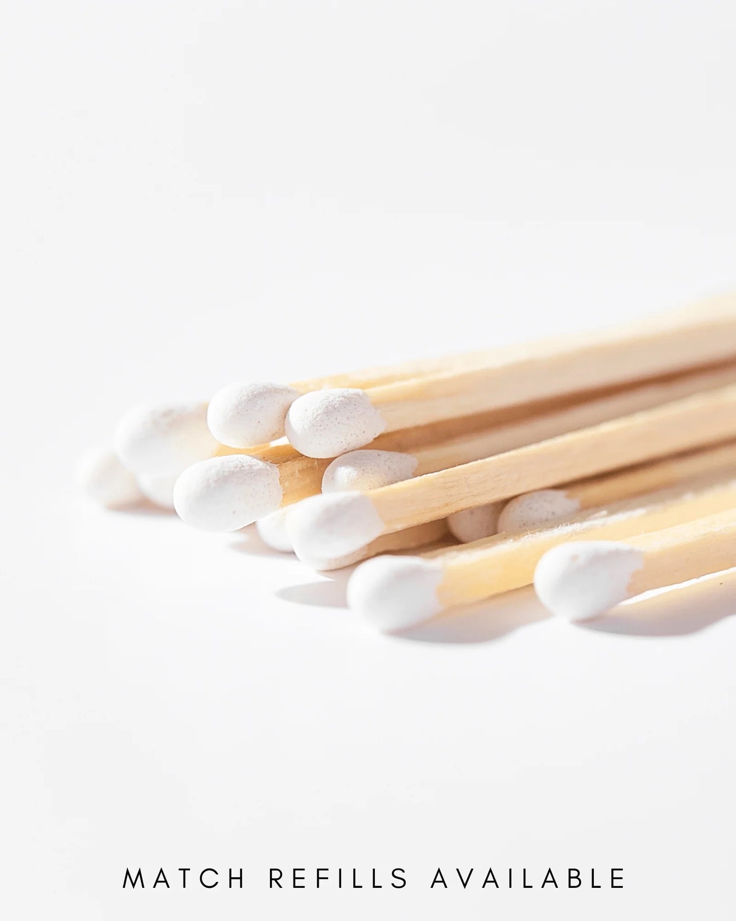 Round Match Striker - White