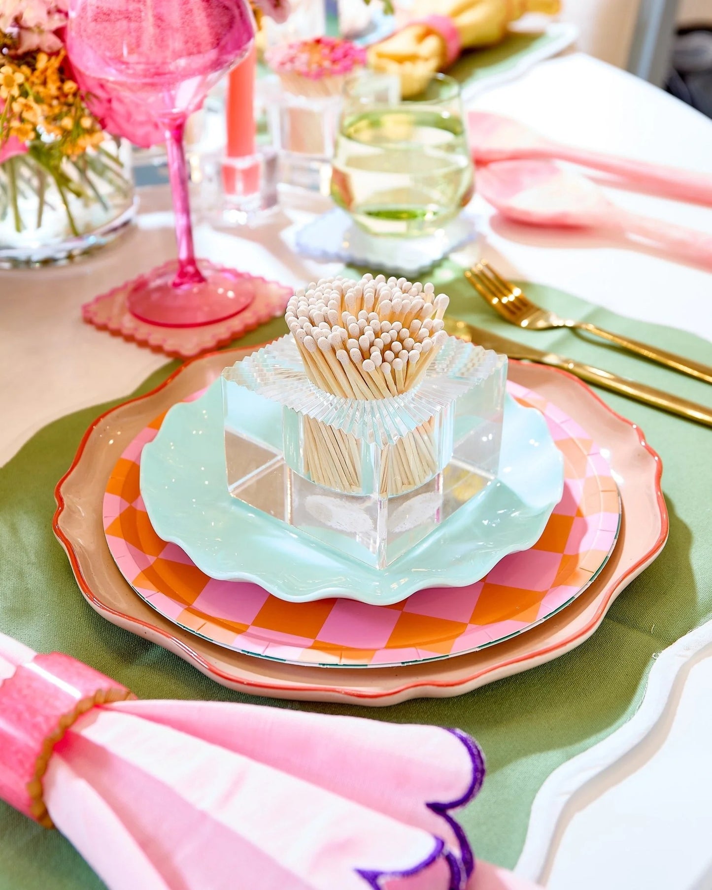 Square Match Striker / White