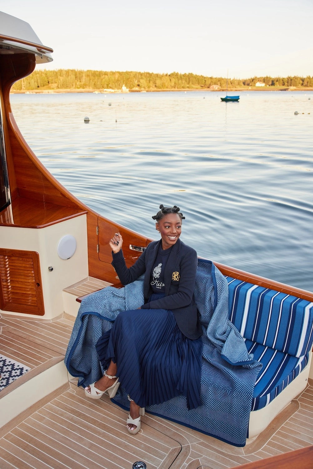 Harborview Midi Navy Herringbone Blanket, 40" x 60"