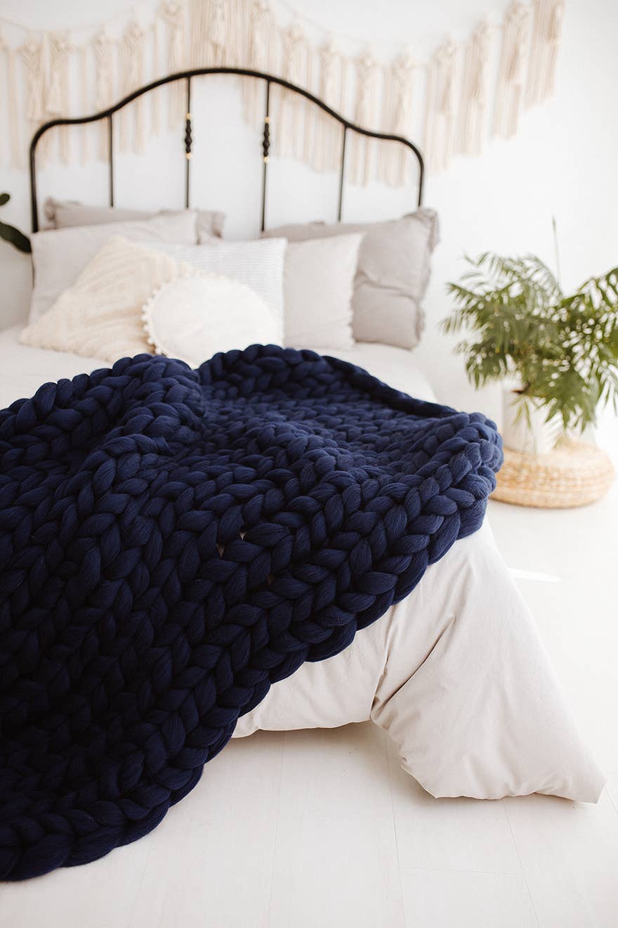 Chunky Knit Blanket, Giant Blanket, 100% Wool Blanket: Dark grey / 30x50 inches