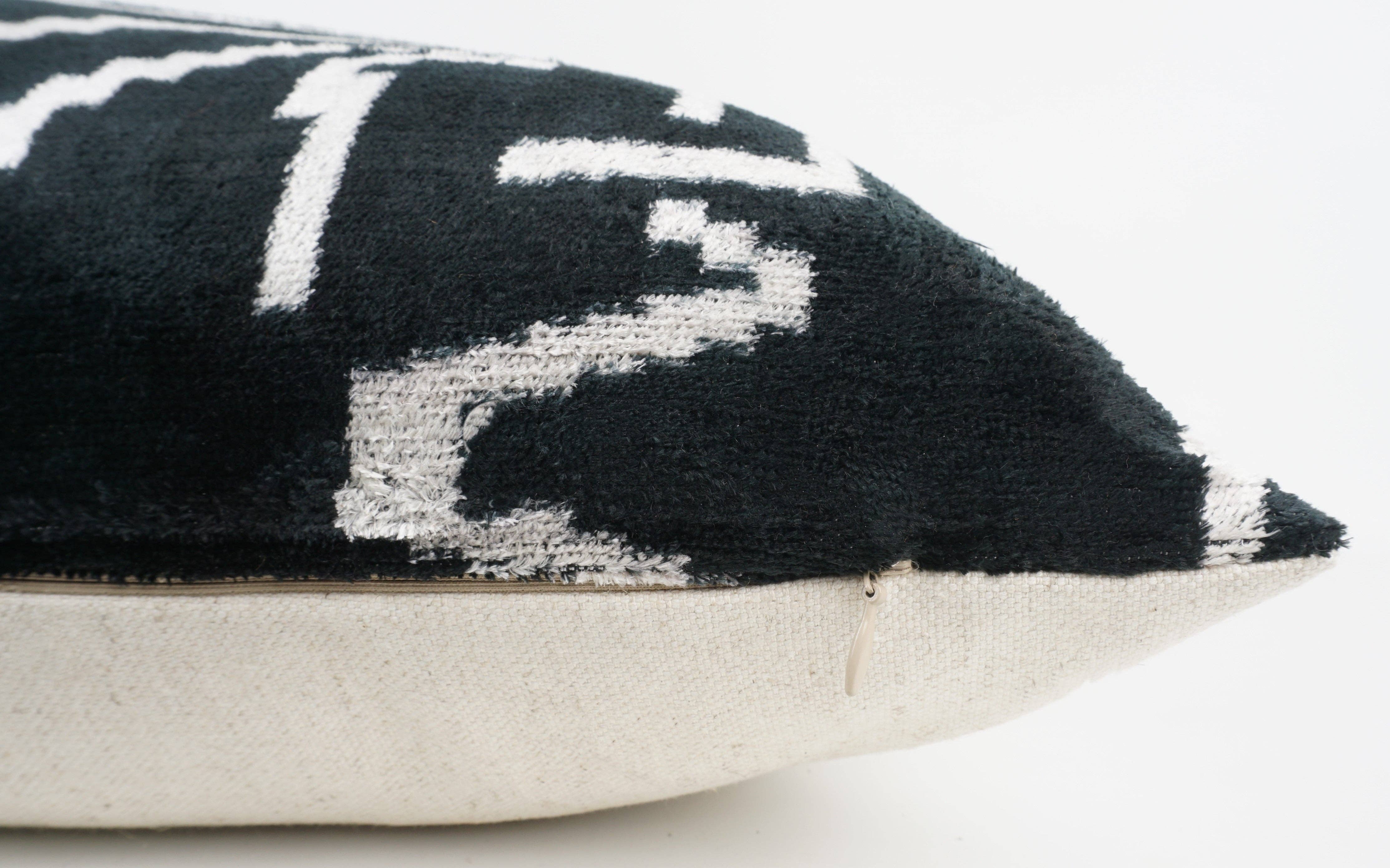 Black Ikat Silk Velvet Pillowcase - Thumbnail 4