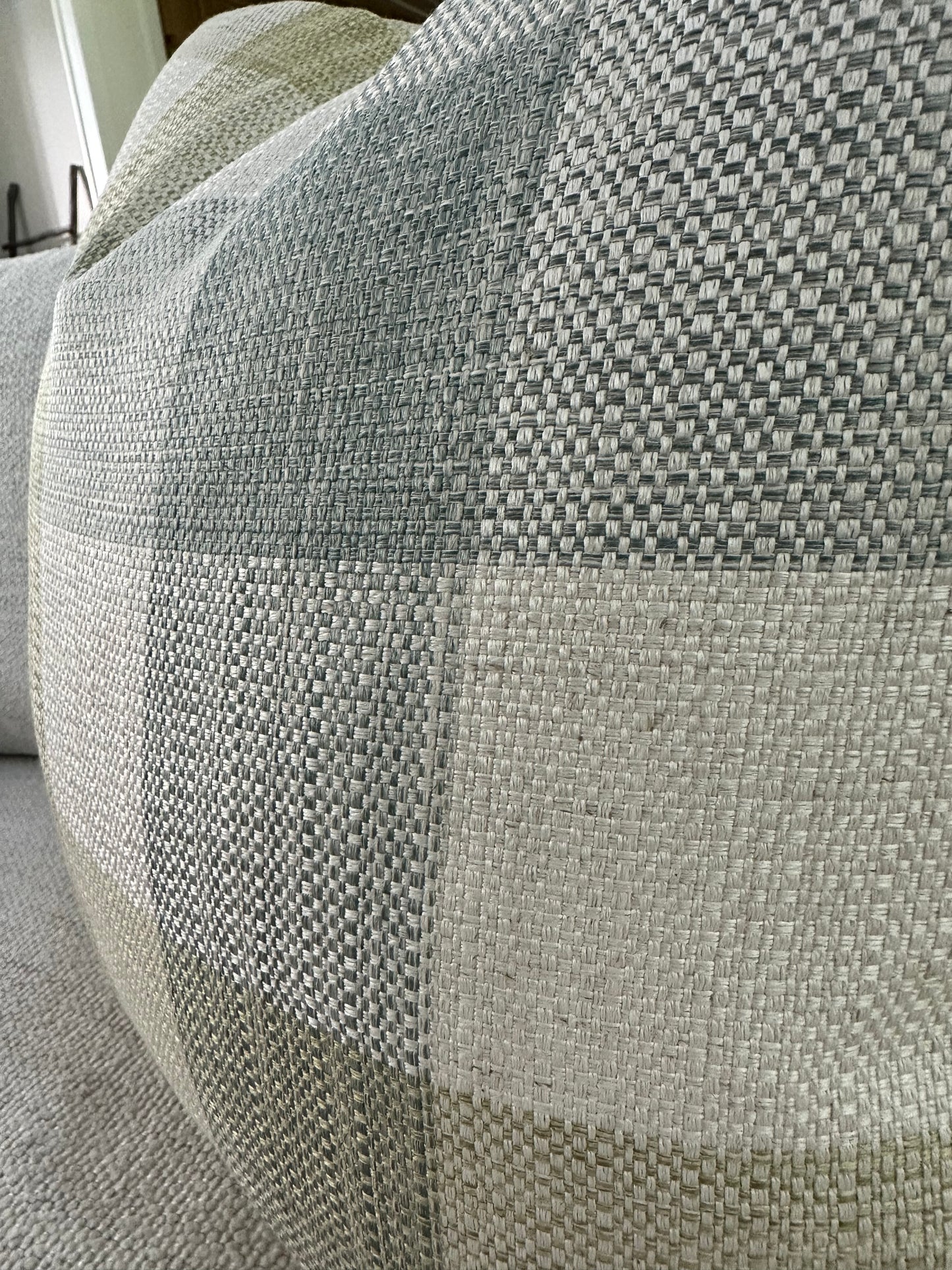 Plateau Spring Pillow