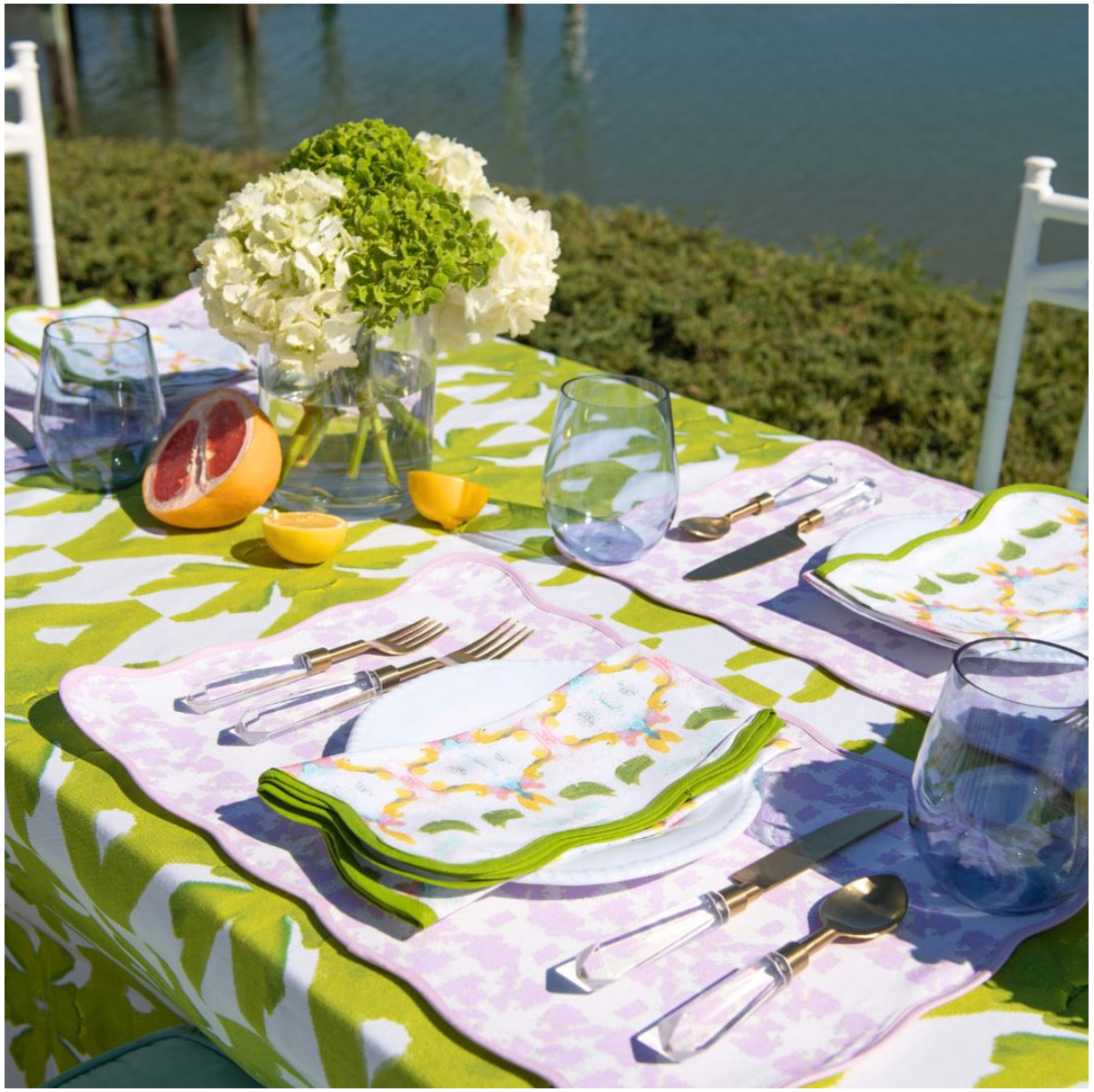 Dogwood Scalloped Dinner Napkins