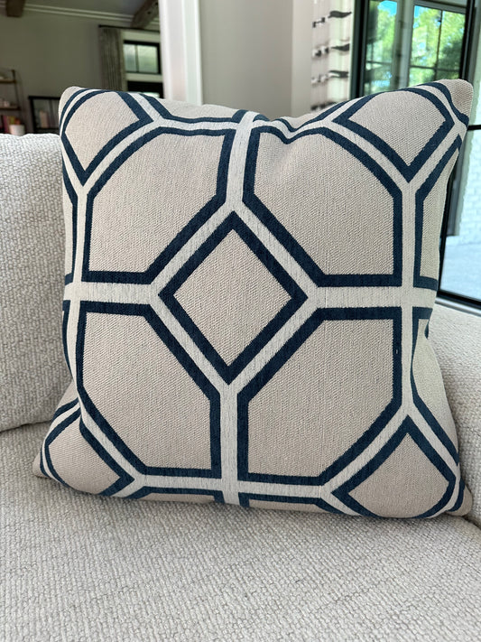 Easton Admiral Pillow