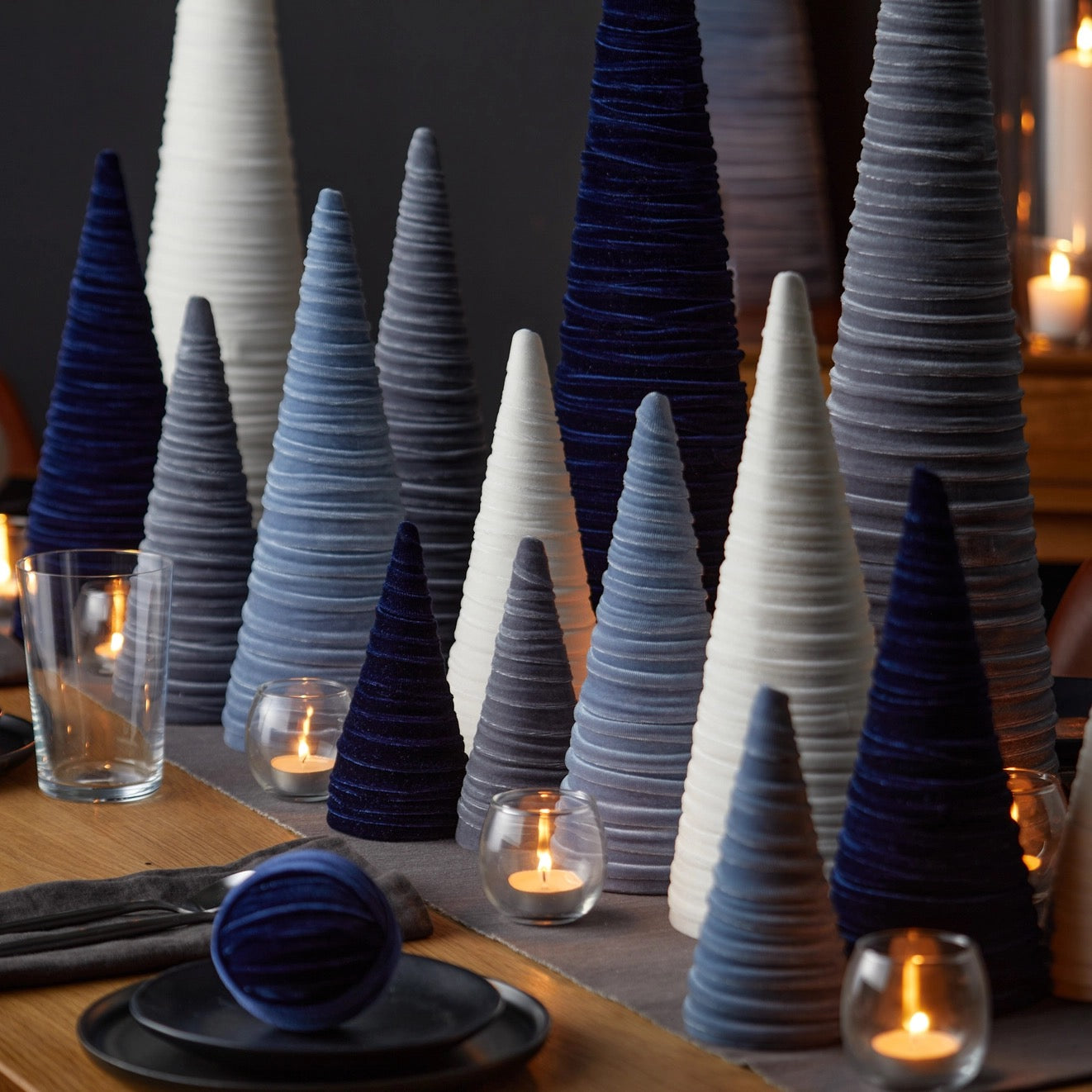 Navy Velvet Tree / M