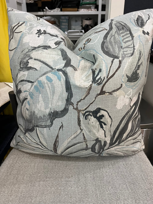 Takara Rain 22"x22' pillow